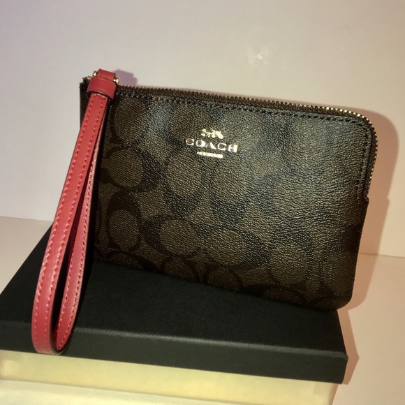 Coach Signature Wristlet w/Corner Zip - NWT - Picture 8 of 8